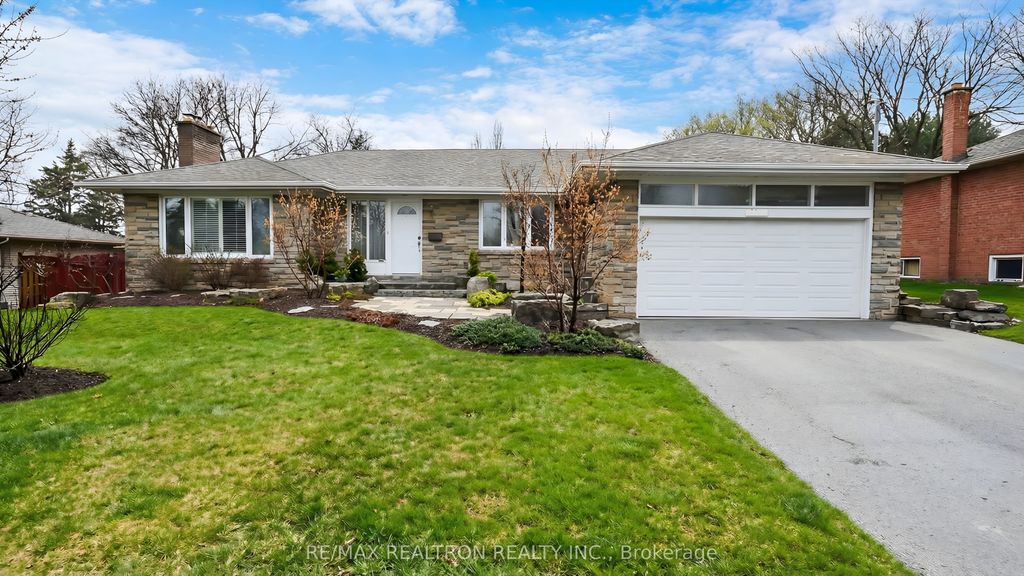 Photo of 10 Idleswift Drive, Vaughan, ON L4J 1K7 (MLS # N12737874)