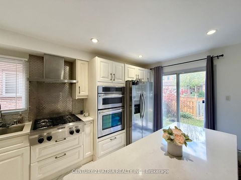 2377 Belcaro Way Mississauga ON L5M 2M6