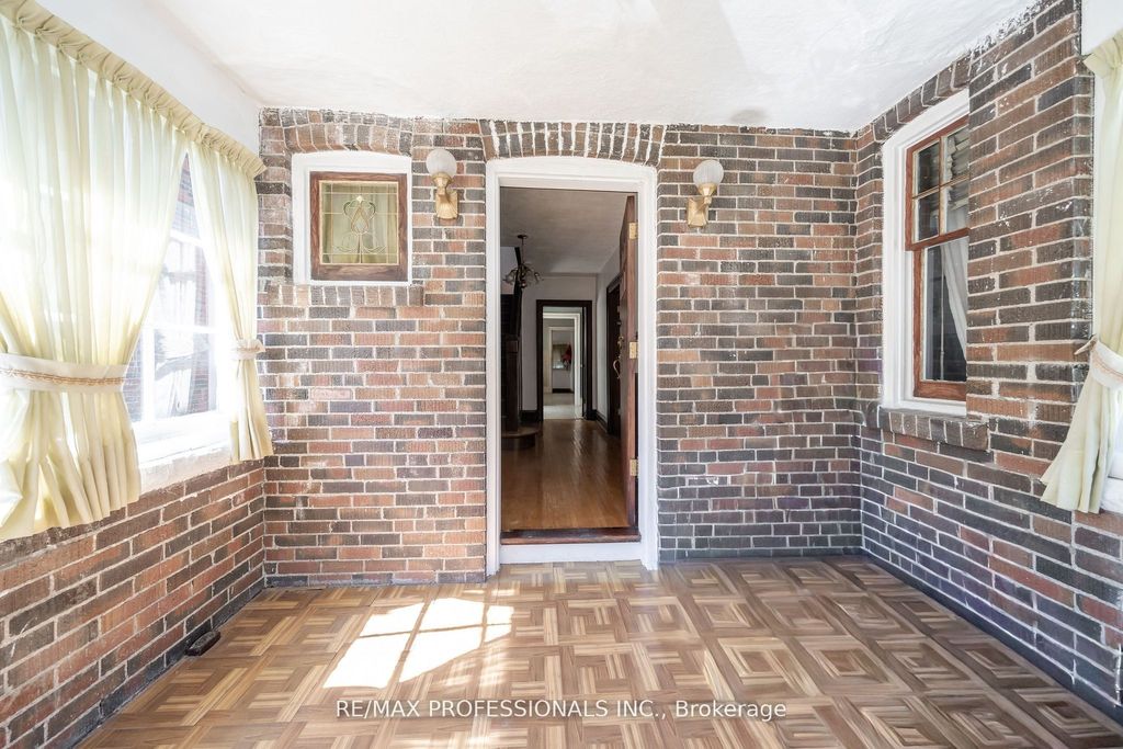 Photo of 24 Queens Avenue, Toronto, ON M8V 2N1 (MLS # W12487420)