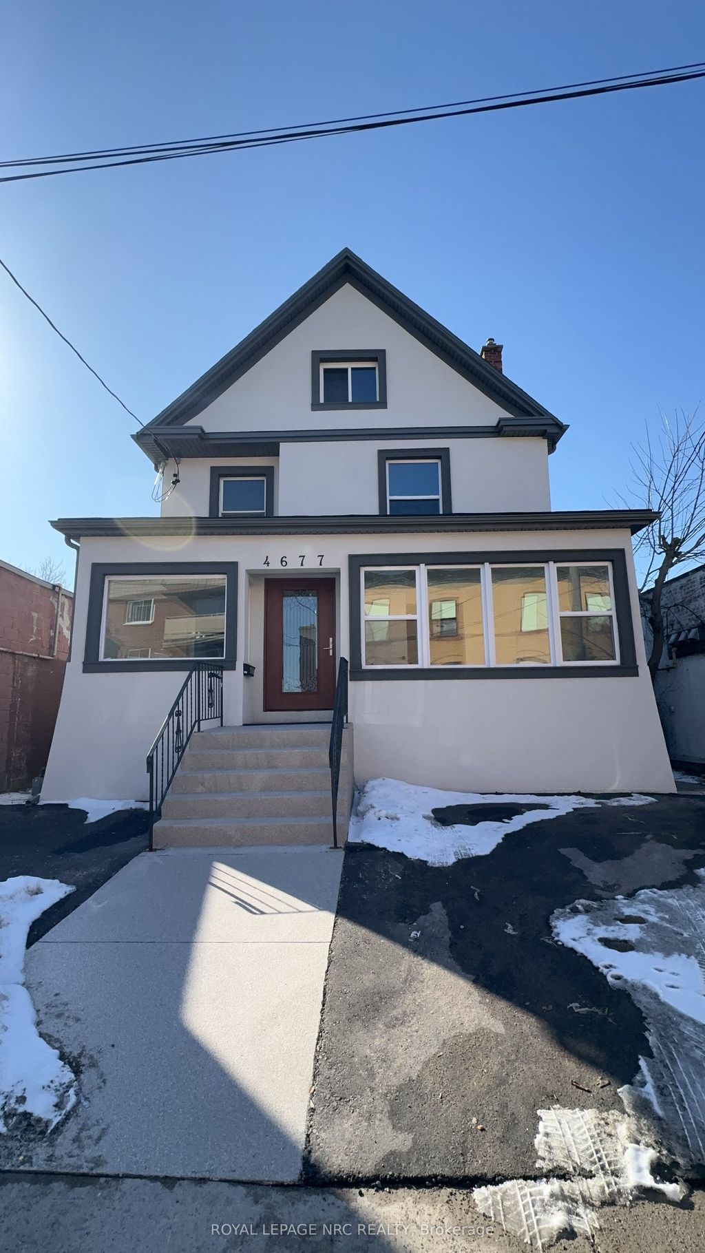 Photo of 4677 Crysler Avenue, Niagara Falls, ON L2E 3V7 (MLS # X12837228)