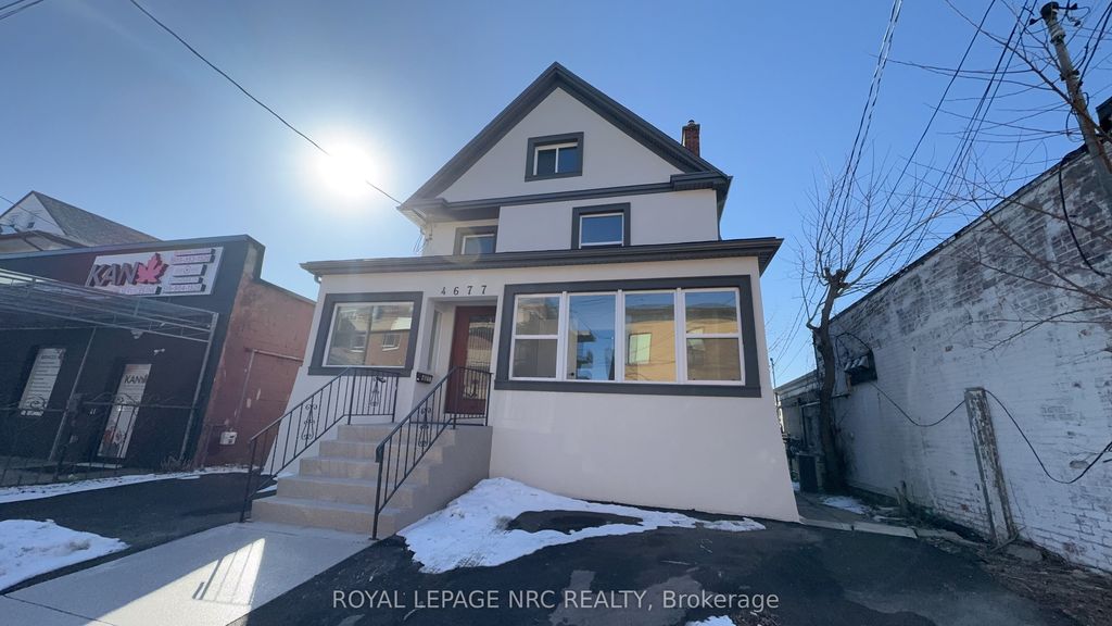 Photo of 4677 Crysler Avenue, Niagara Falls, ON L2E 3V7 (MLS # X12837228)