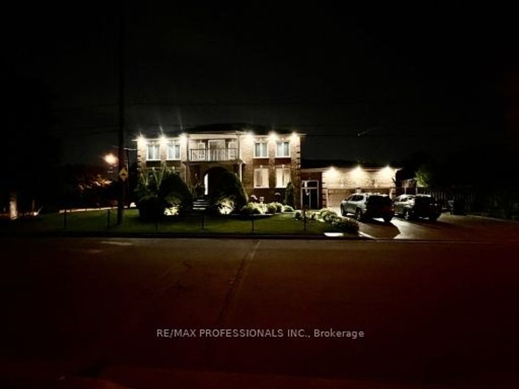 Photo of 33 Redberry Parkway, Toronto, ON M6L 2J7 (MLS # W12363523)