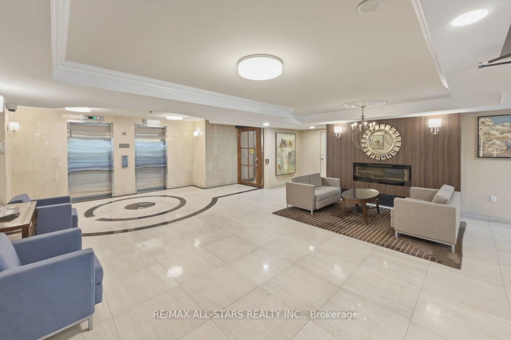 Photo of 255 The Donway N/A W #418, Toronto, ON M3B 3M3 (MLS # C13596814)