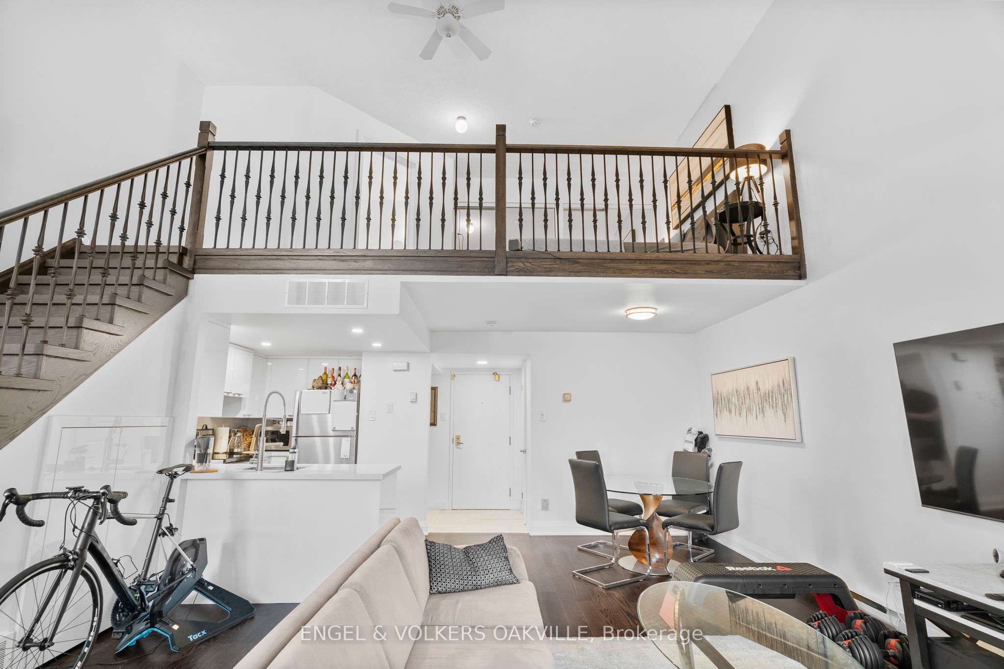 100 Bronte Road 416