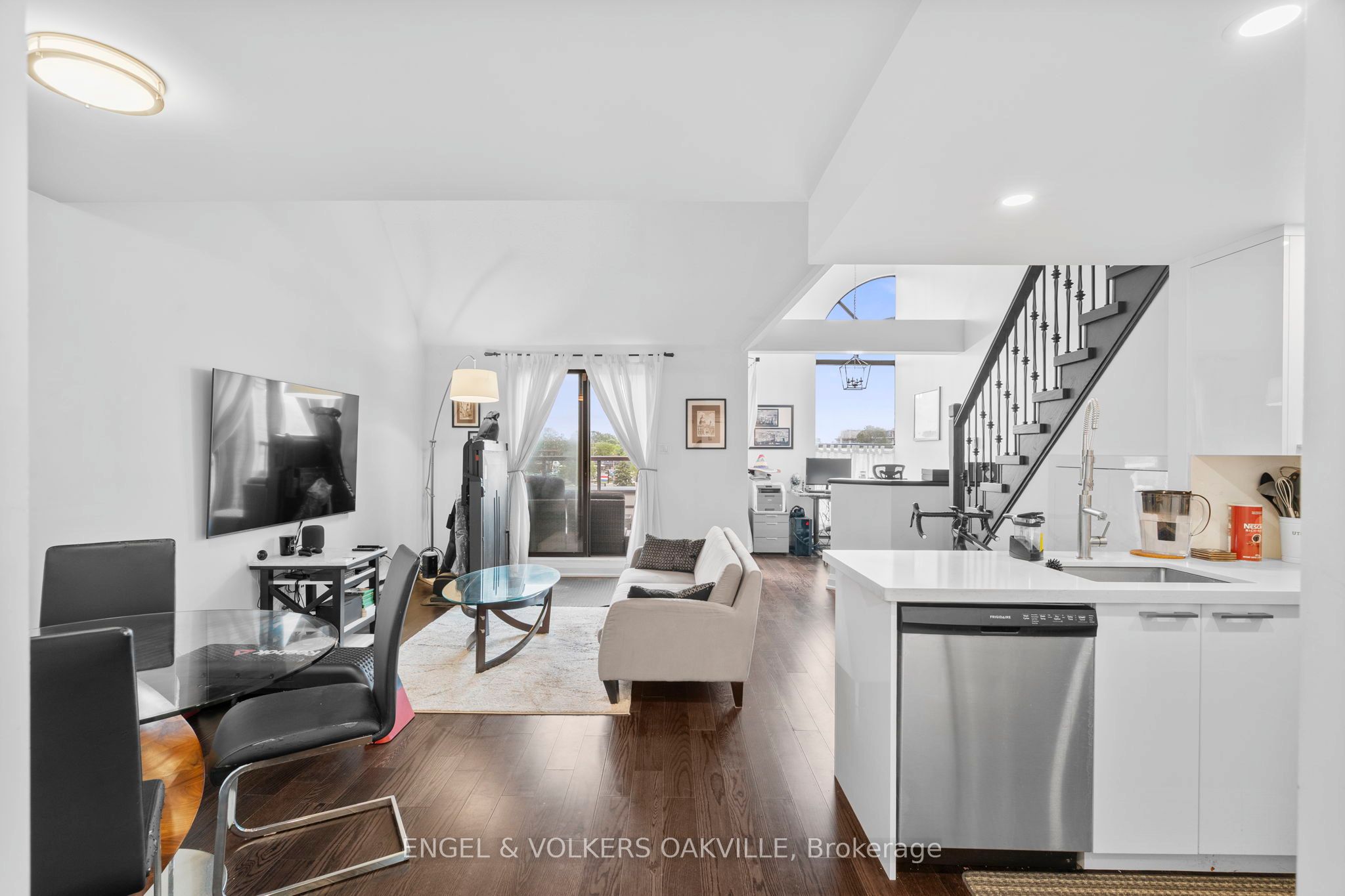 100 Bronte Road 416