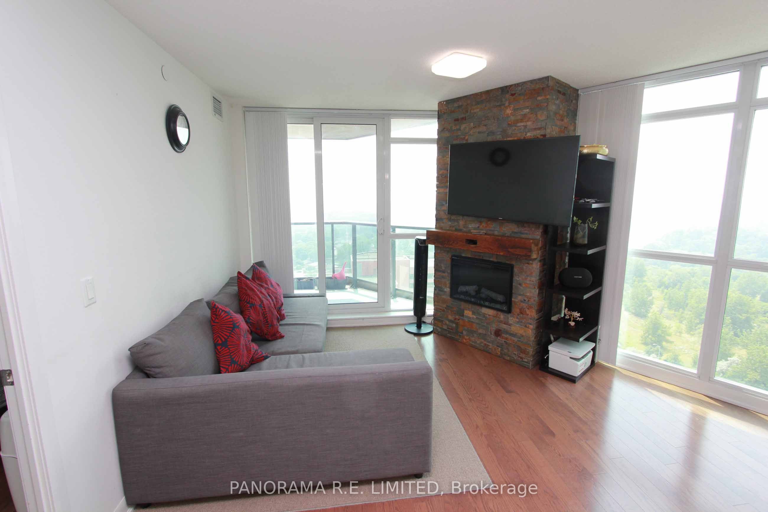 215 Sherway Gardens Road 2404