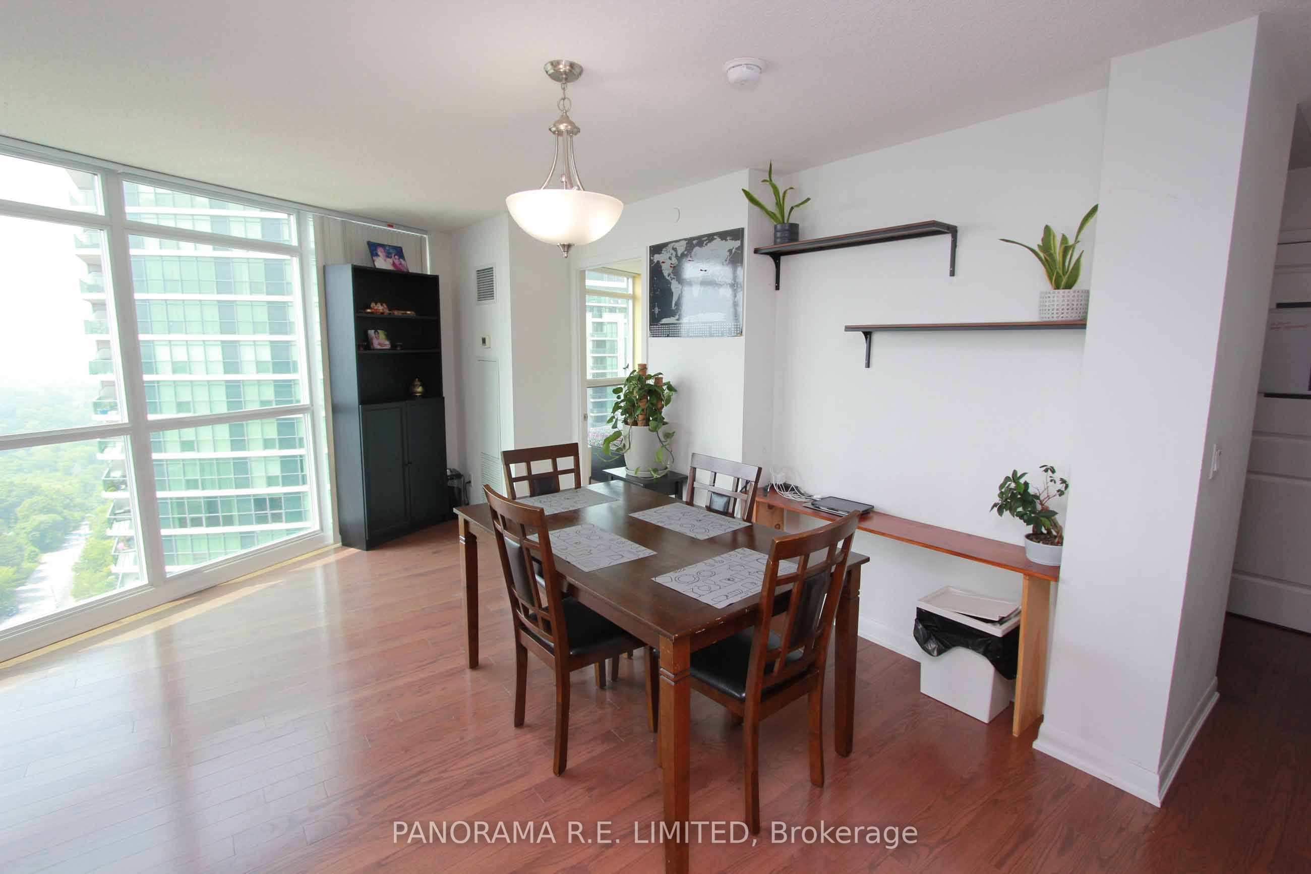 215 Sherway Gardens Road 2404