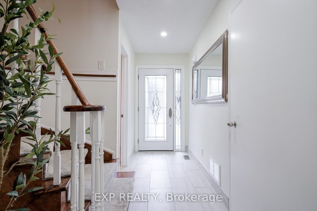 Photo of 139 Adele Crescent, Oshawa, ON L1J 7X7 (MLS # E12457537)