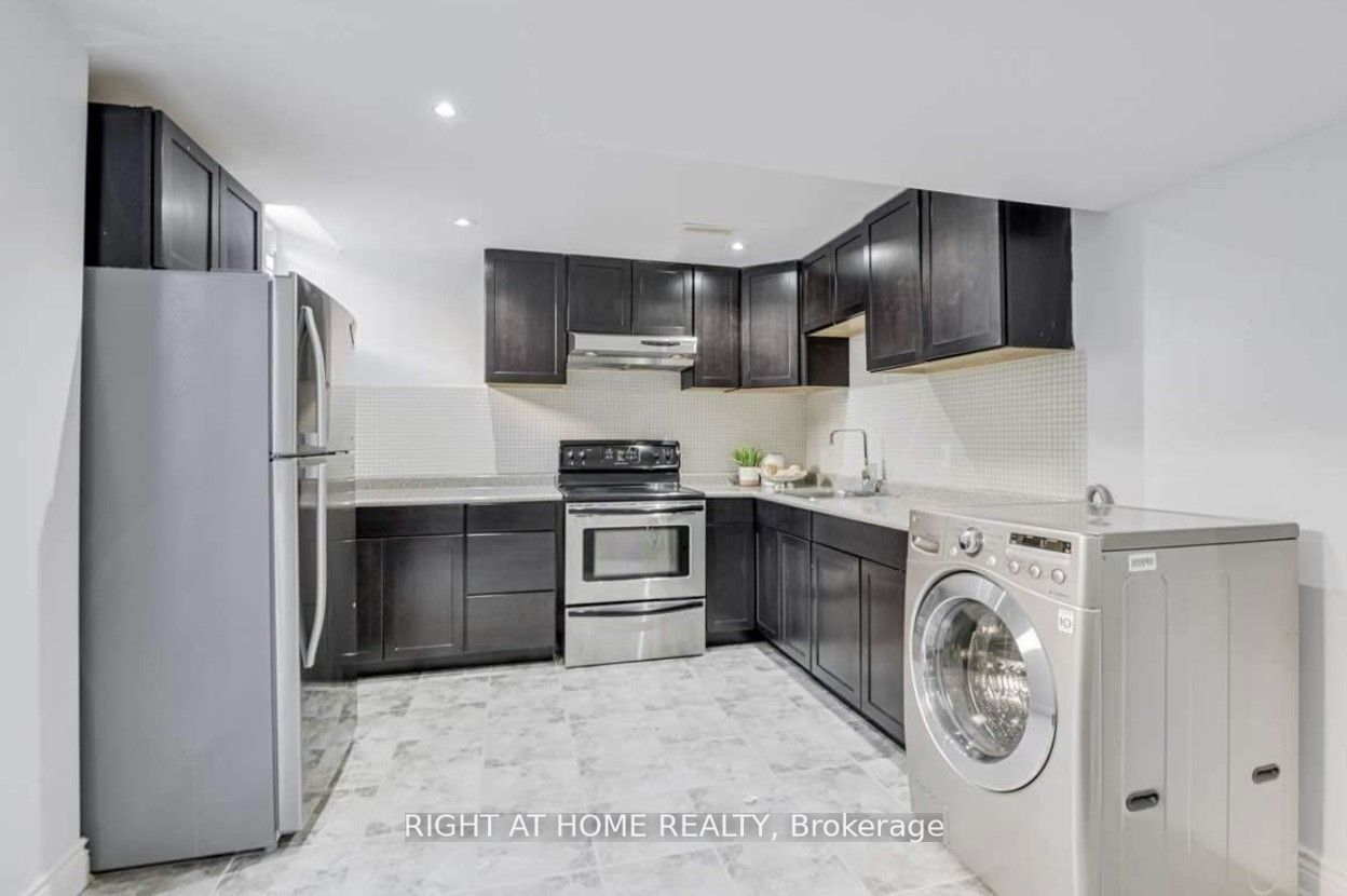 2 Township Avenue Basmt