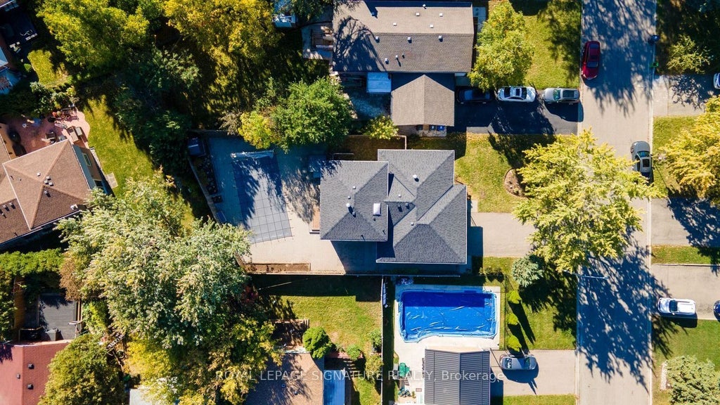 Photo of 72 Cavendish Crescent, Brampton, ON L6T 1Z4 (MLS # W13870084)