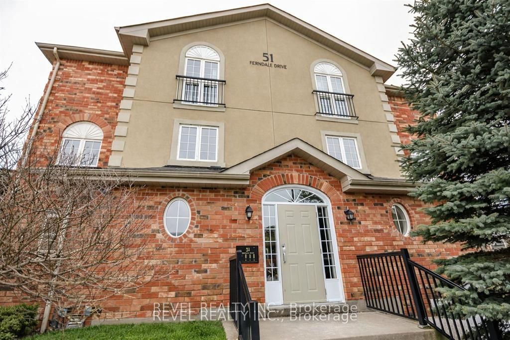 Photo of 51 Ferndale Drive S #5, Barrie, ON L4N 5W9 (MLS # S13077394)