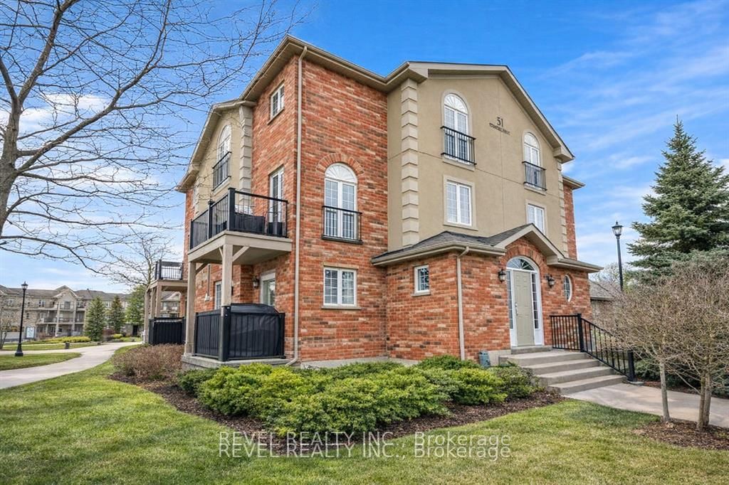Photo of 51 Ferndale Drive S #5, Barrie, ON L4N 5W9 (MLS # S13077394)
