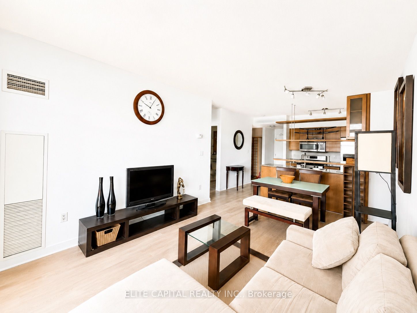 10 Navy Wharf Court 1008