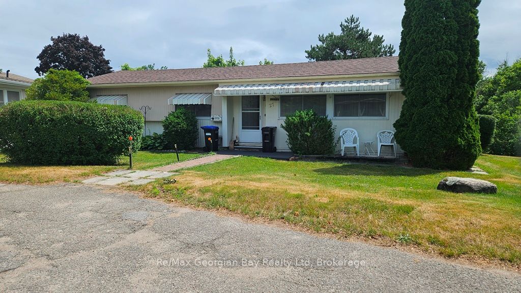 Photo of 27 Mimosa Drive, Innisfil, ON L9S 1P8 (MLS # N12866706)