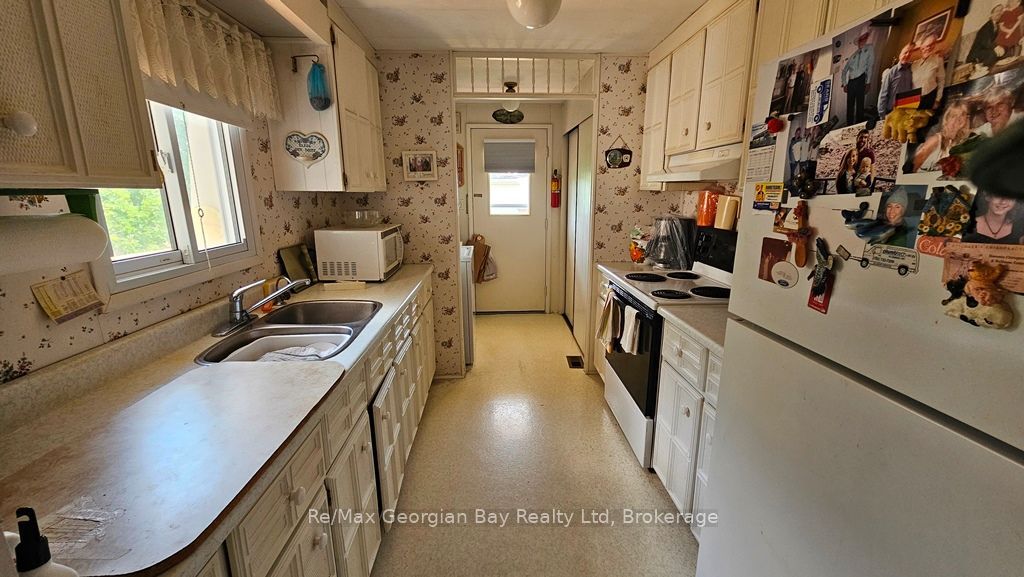 Photo of 27 Mimosa Drive, Innisfil, ON L9S 1P8 (MLS # N12866706)