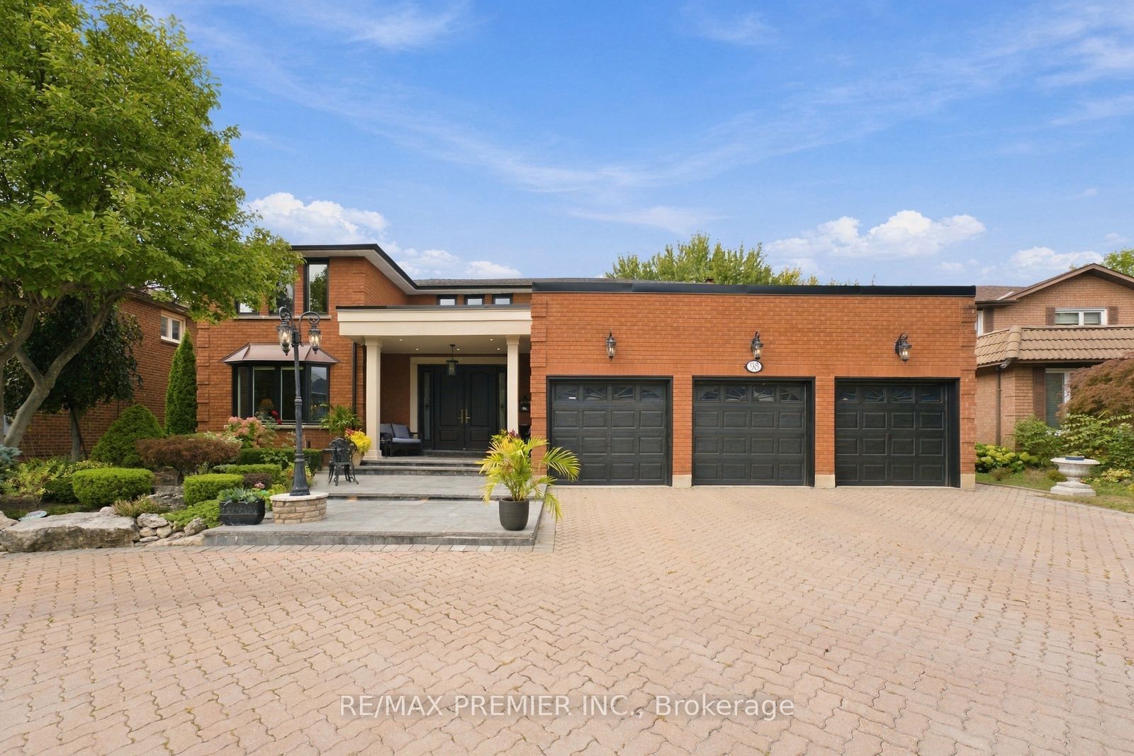 98 Cairnburg Place
