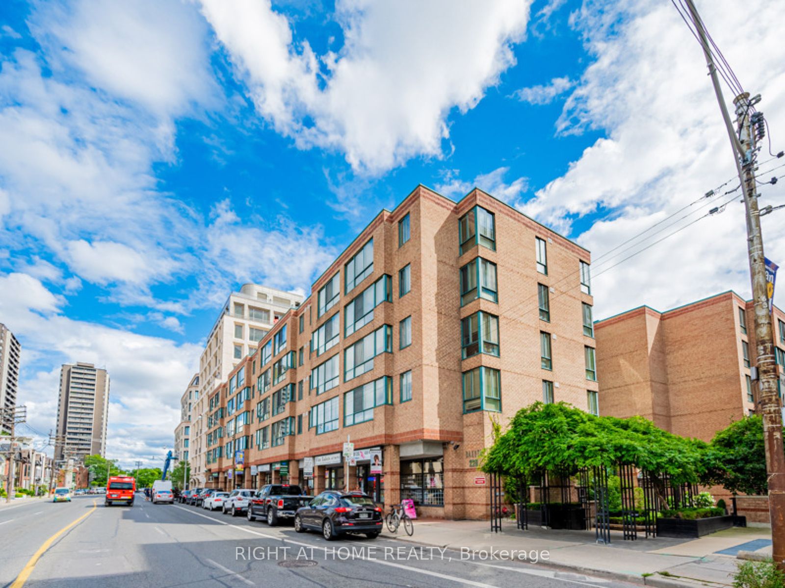 225 Davenport Road 319