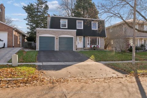 Photo of 11 Castle Hill Drive, Toronto, ON M1T 2Y2 (MLS # E12571284)