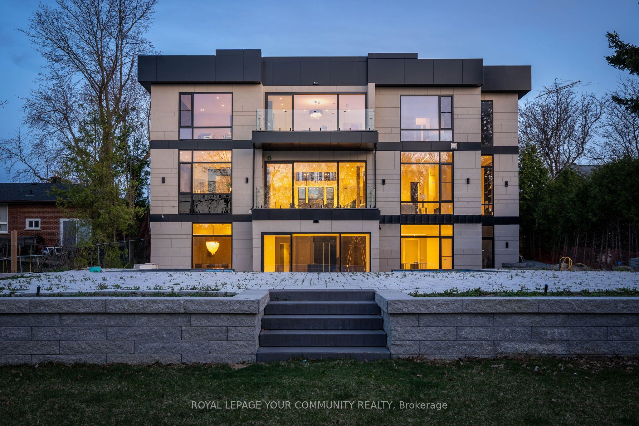 8 Poplar Drive