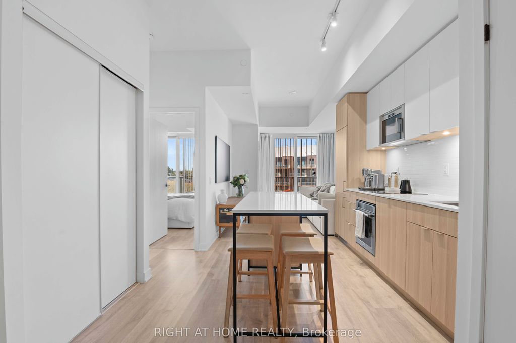 Photo of 220 Missinnihe Way #403, Mississauga, ON L5H 0A9 (MLS # W12737694)