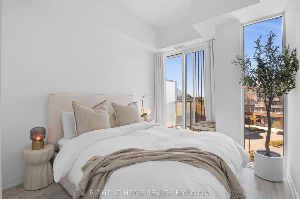 Photo of 220 Missinnihe Way #403, Mississauga, ON L5H 0A9 (MLS # W12737694)