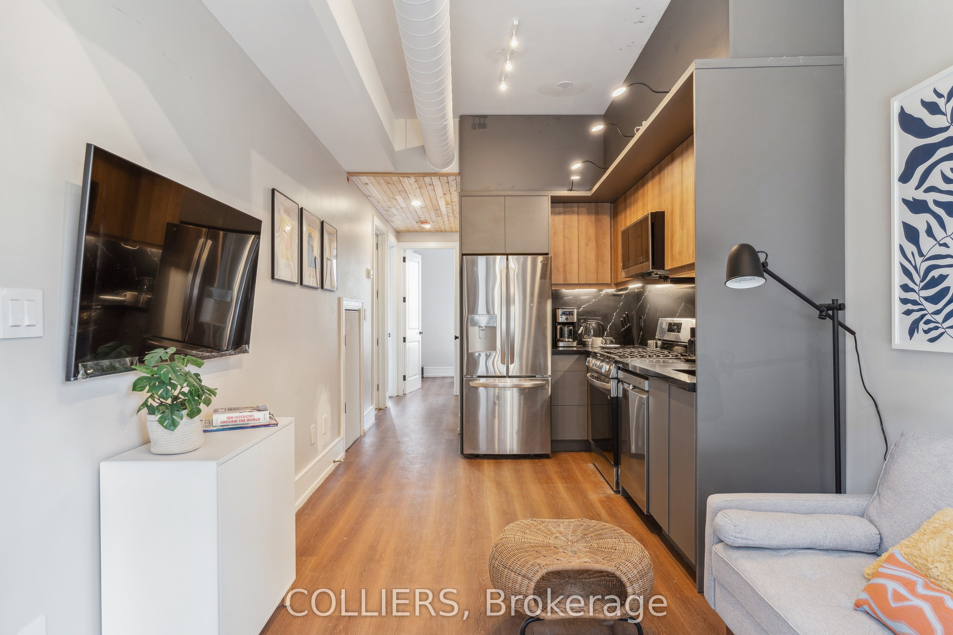 1320 Queen Street W