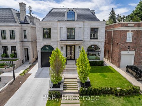 228 Dunvegan Road Toronto ON M5P 2P2