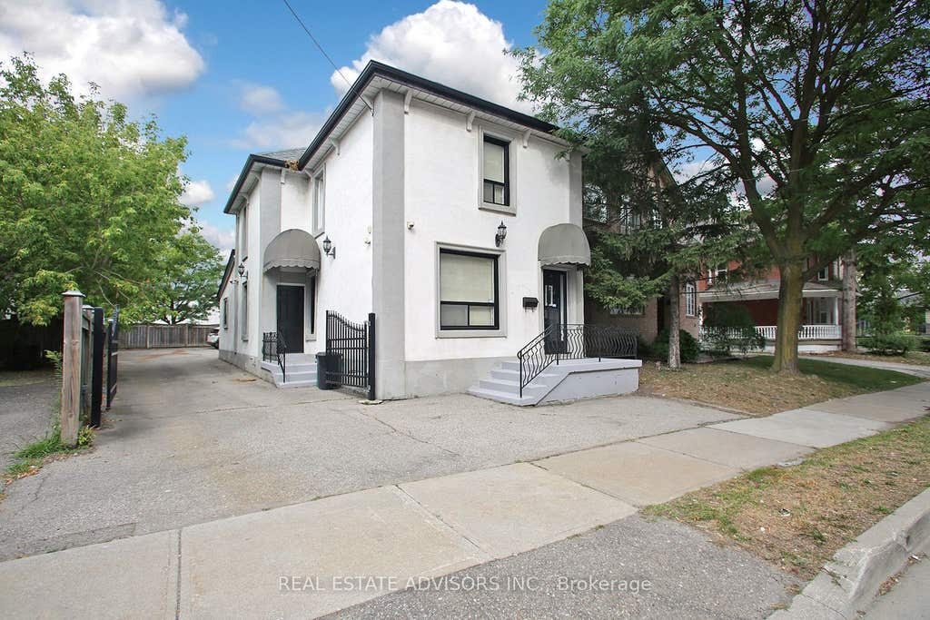 Photo of 7924 Kipling Avenue, Vaughan, ON L4L 1Z5 (MLS # N13704336)
