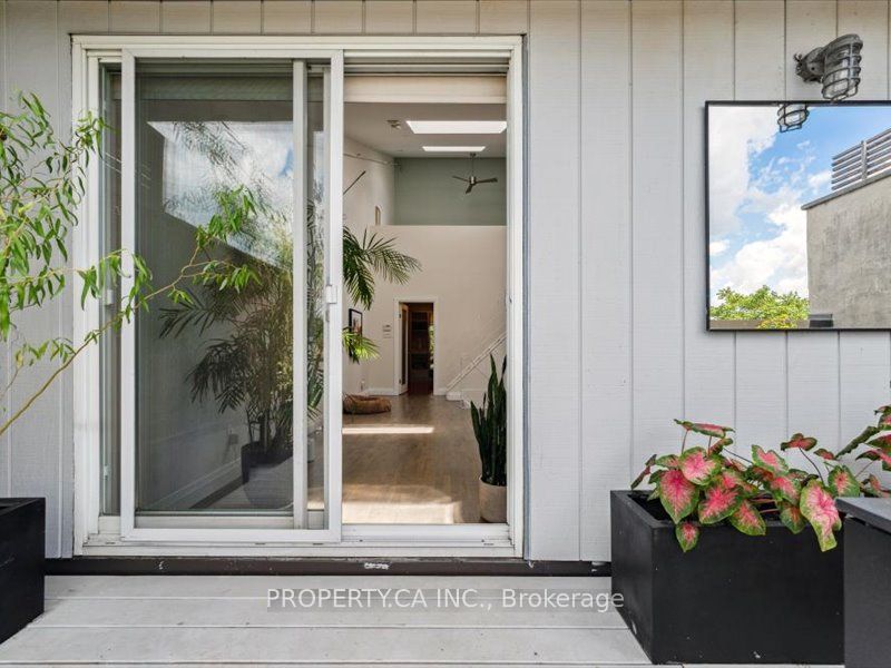 670 Richmond Street W 204