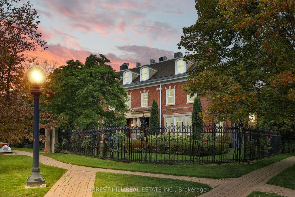 Photo of 1 Chestnut Park #PH, Toronto, ON M4W 1W4 (MLS # C13781246)