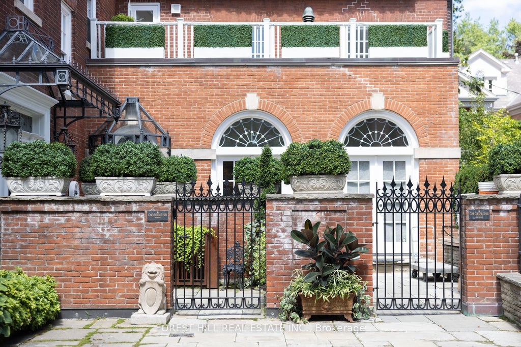 Photo of 1 Chestnut Park #PH, Toronto, ON M4W 1W4 (MLS # C13781246)