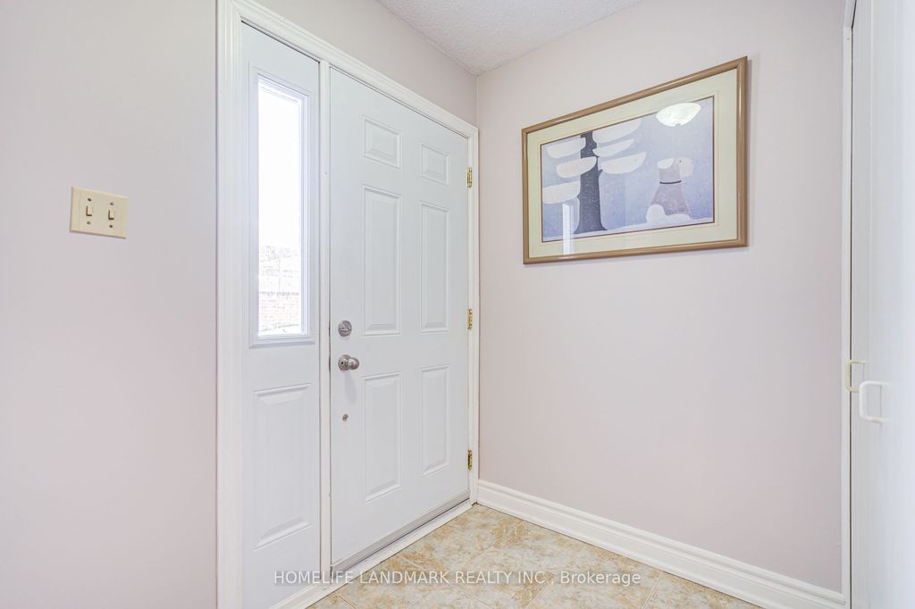 Photo of 401 Keats Way #2, Waterloo, ON N2L 5S7 (MLS # X12651138)