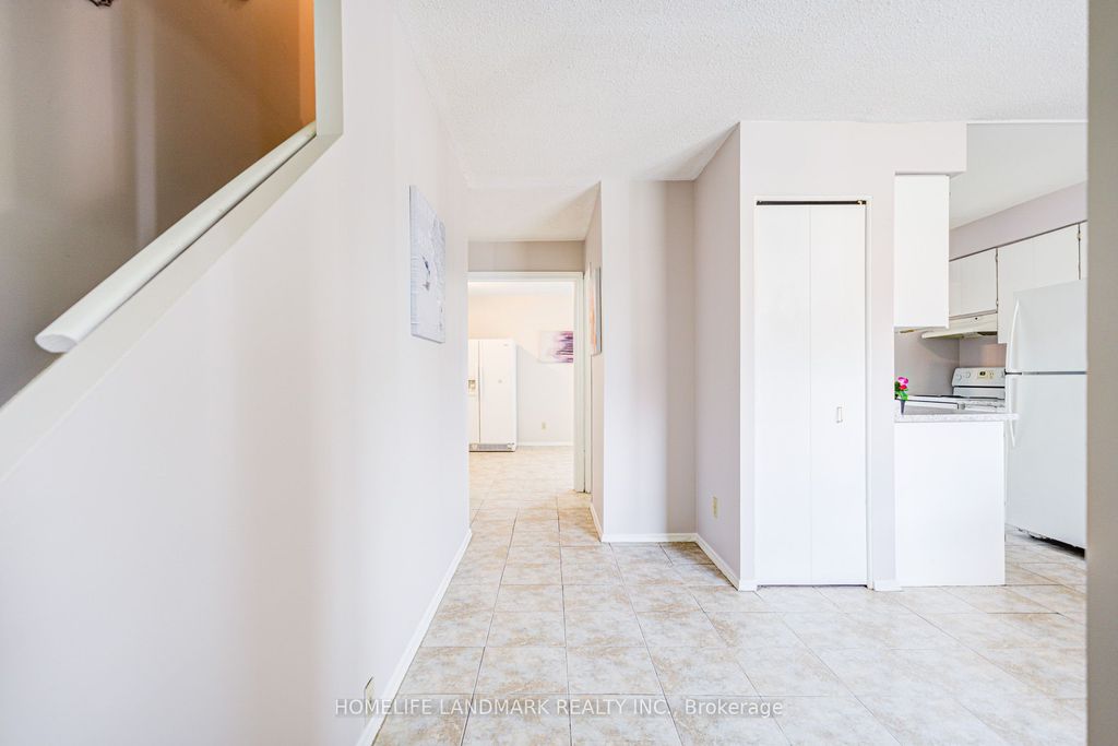 Photo of 401 Keats Way #2, Waterloo, ON N2L 5S7 (MLS # X12651138)