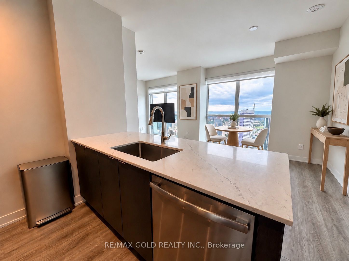 430 Square One Drive 4403