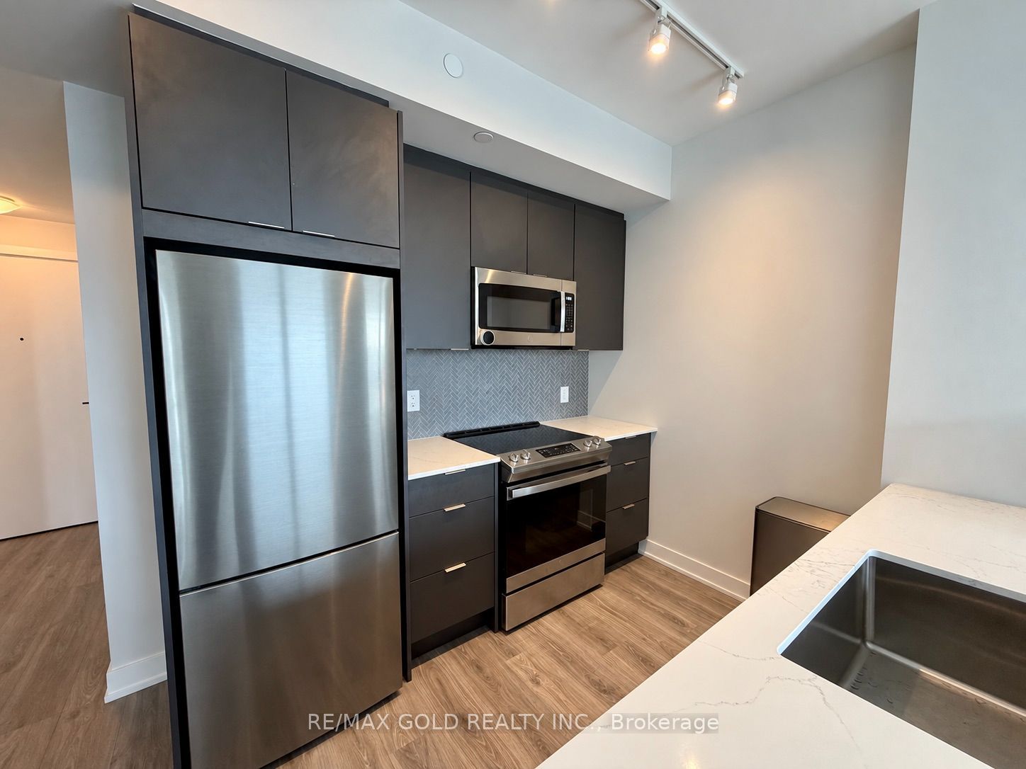 430 Square One Drive 4403