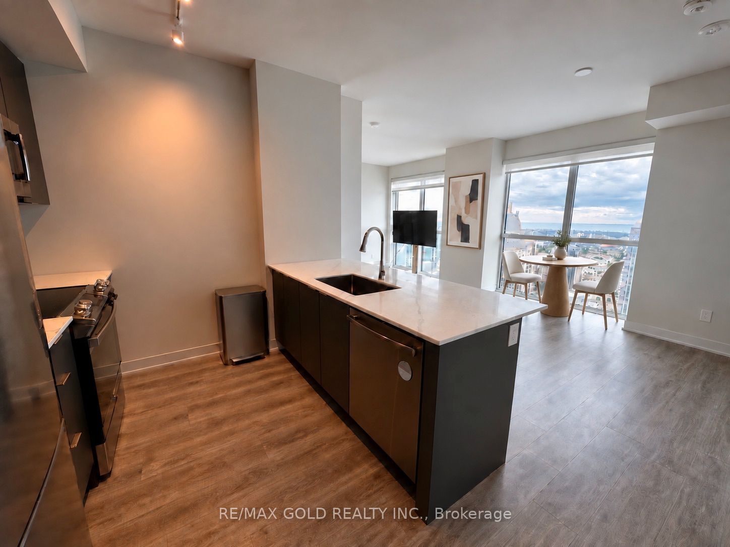 430 Square One Drive 4403