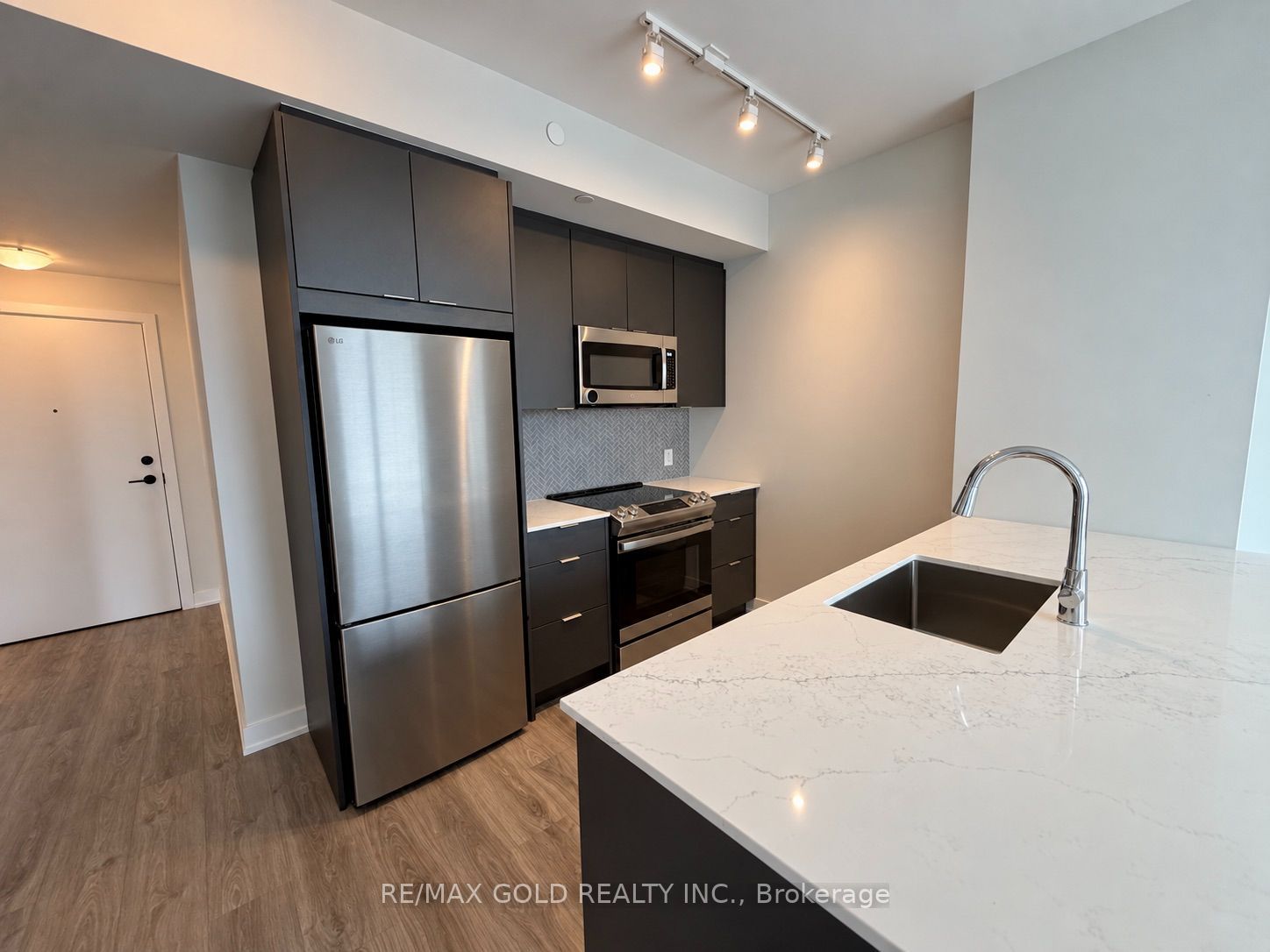 430 Square One Drive 4403