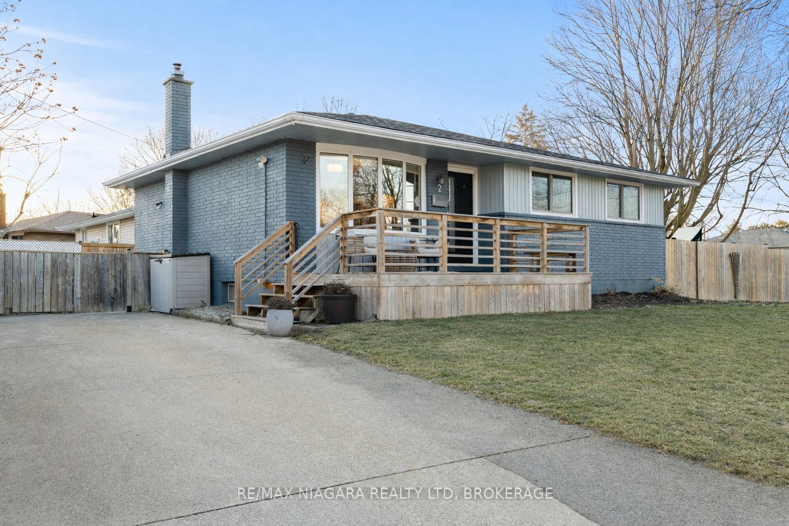 2 HIGHCOURT Crescent