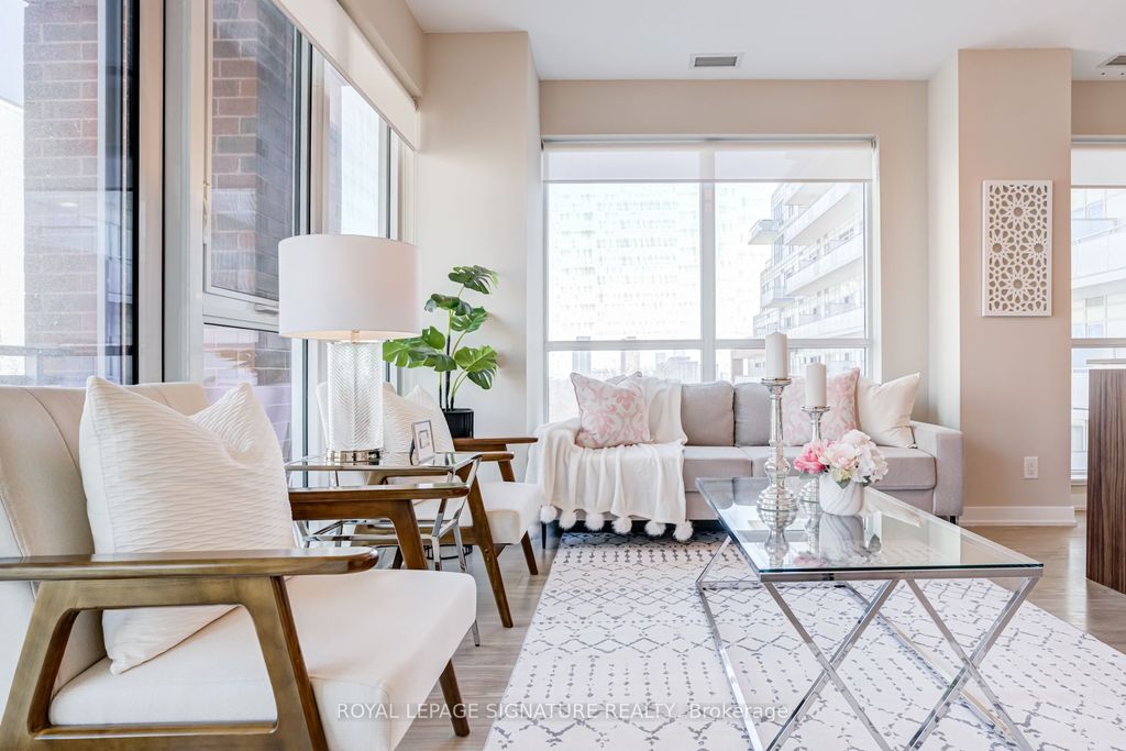 Photo of 1830 Bloor Street W #836, Toronto, ON M6P 0A2 (MLS # W13041152)