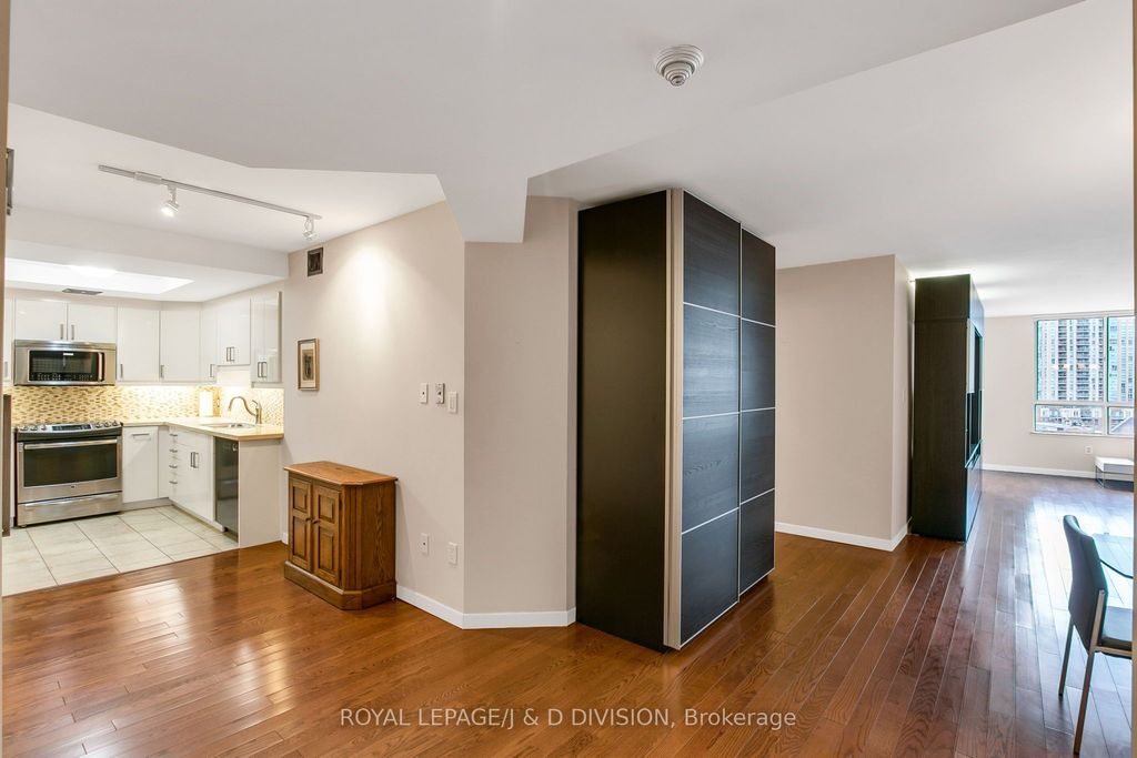 Photo of 5444 Yonge Street #1001, Toronto, ON M3N 6J4 (MLS # C13022788)