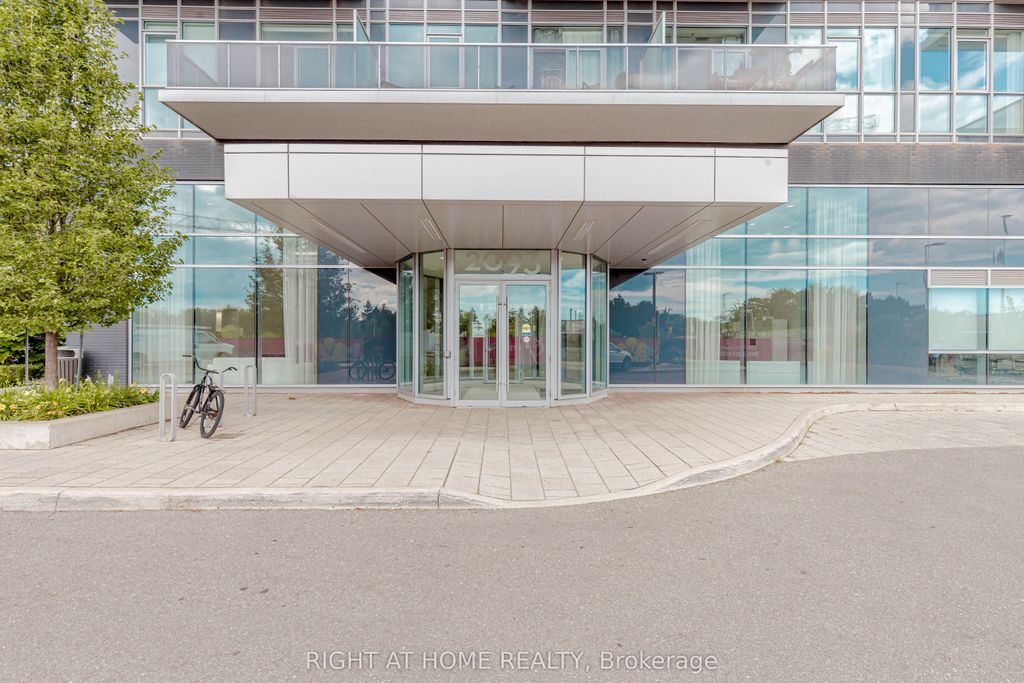 Photo of 2093 Fairview Street #709, Burlington, ON L7R 0E6 (MLS # W13117972)