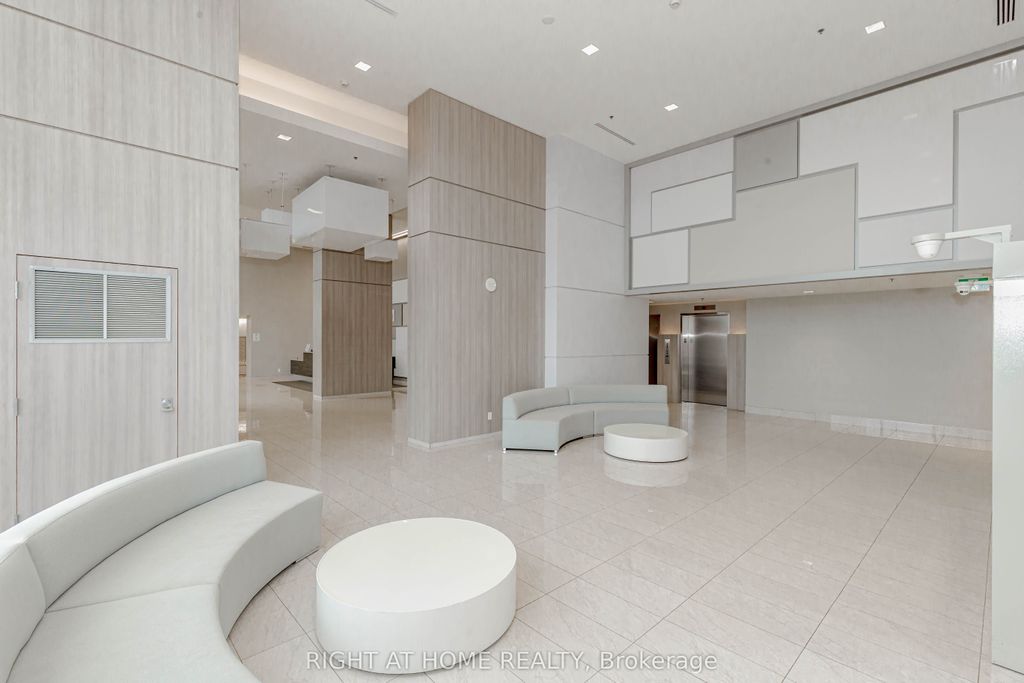 Photo of 2093 Fairview Street #709, Burlington, ON L7R 0E6 (MLS # W13117972)