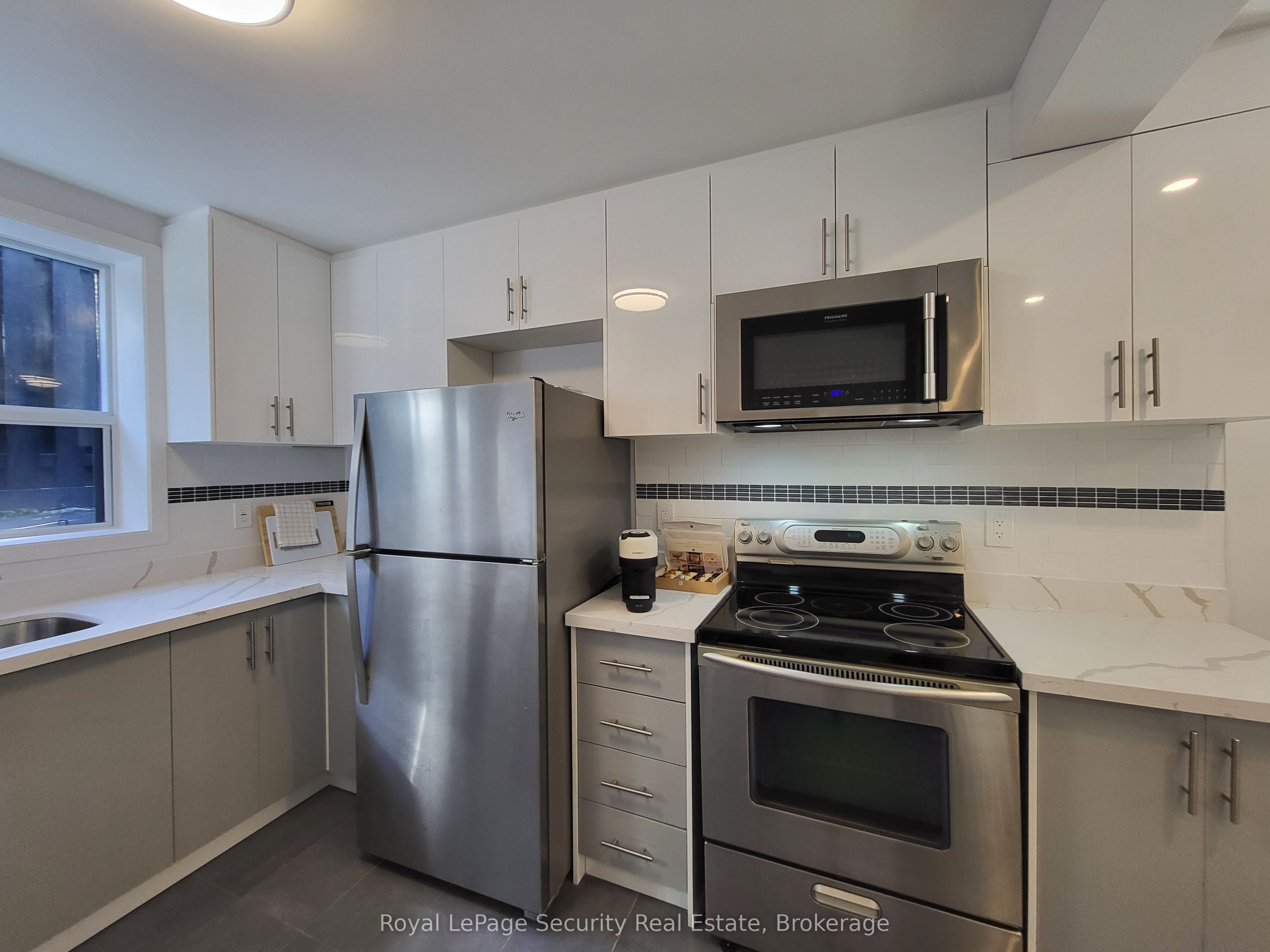 328 Lakeshore Road 2