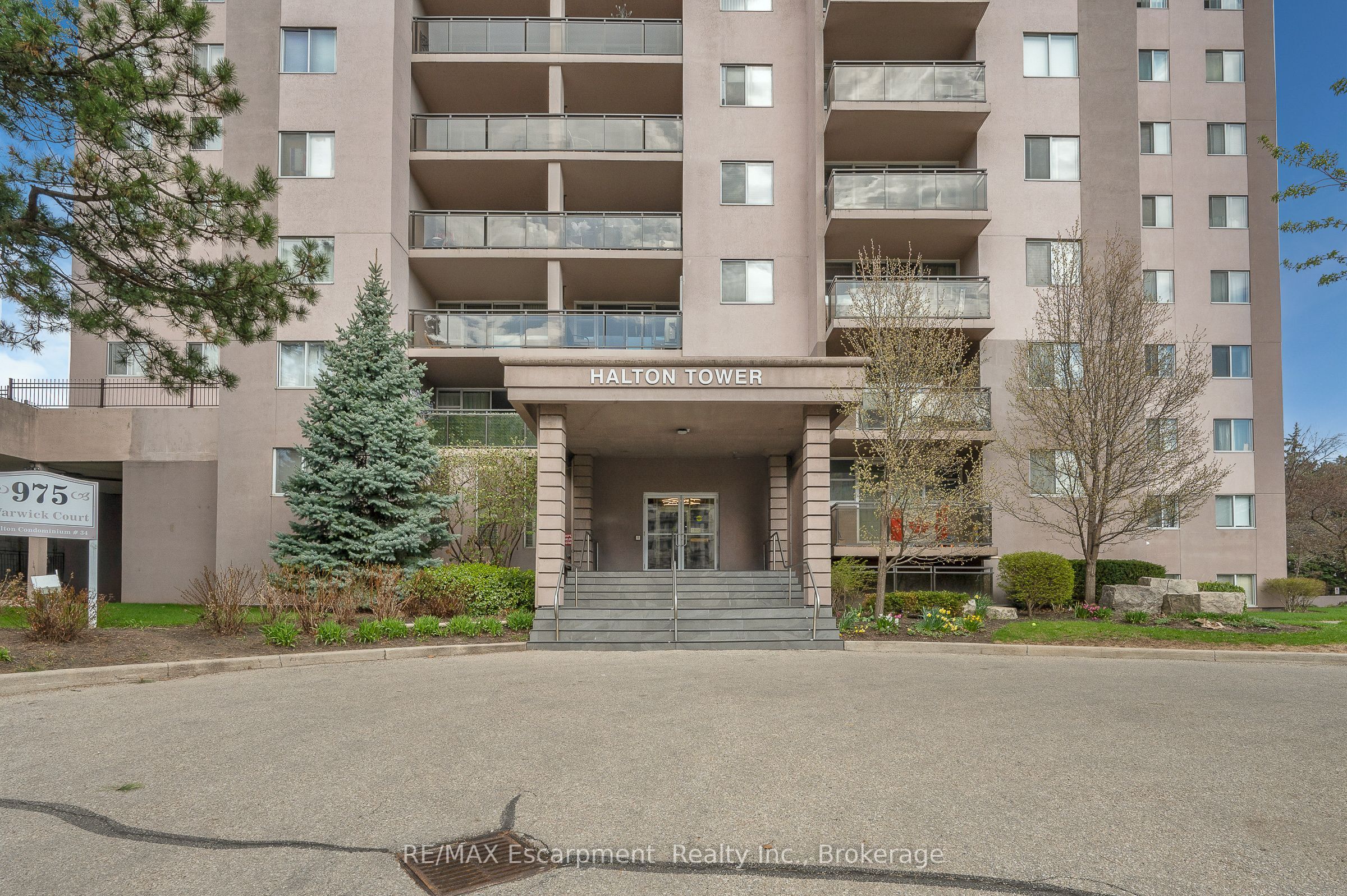 975 Warwick Court 310