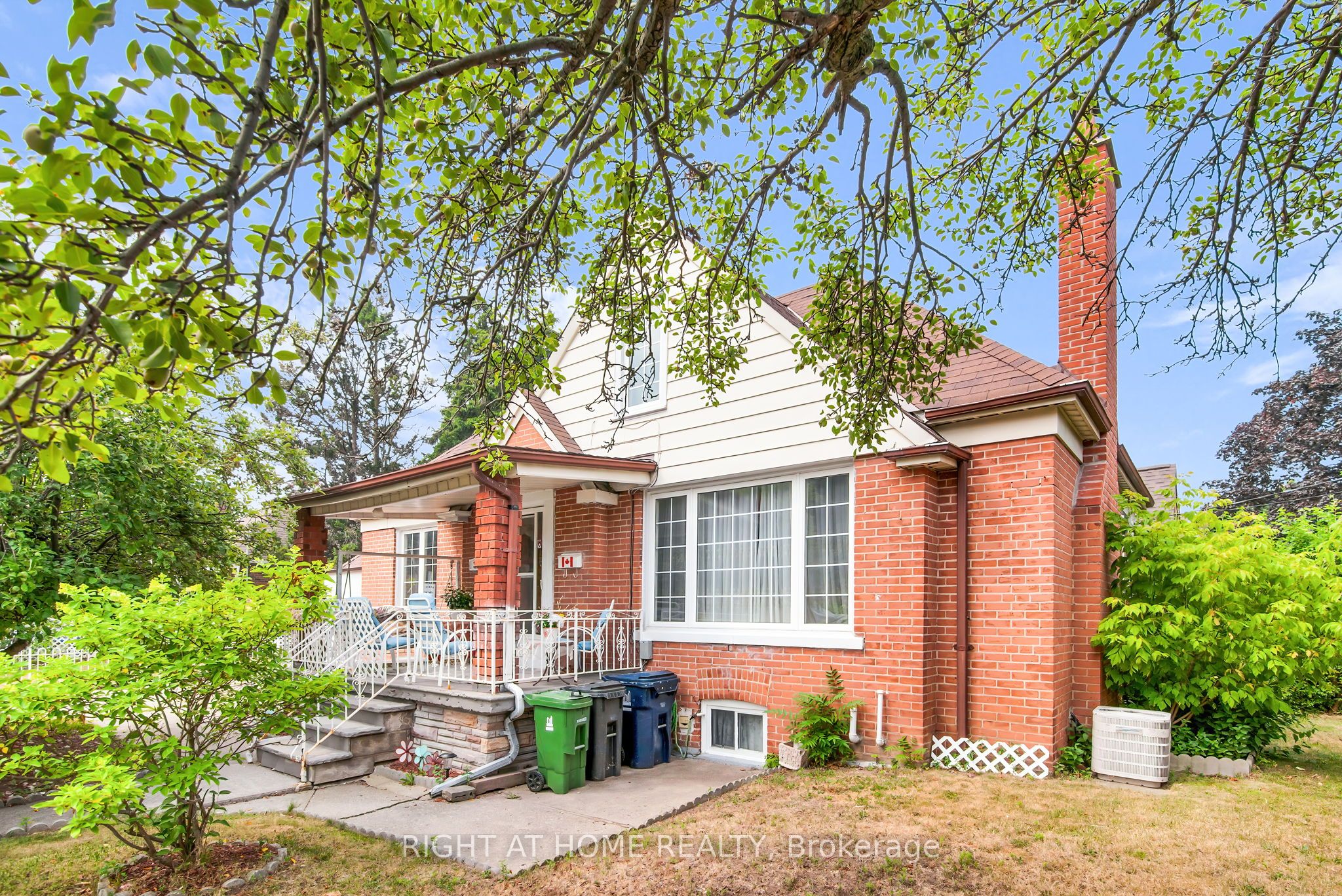 344 Linsmore Crescent