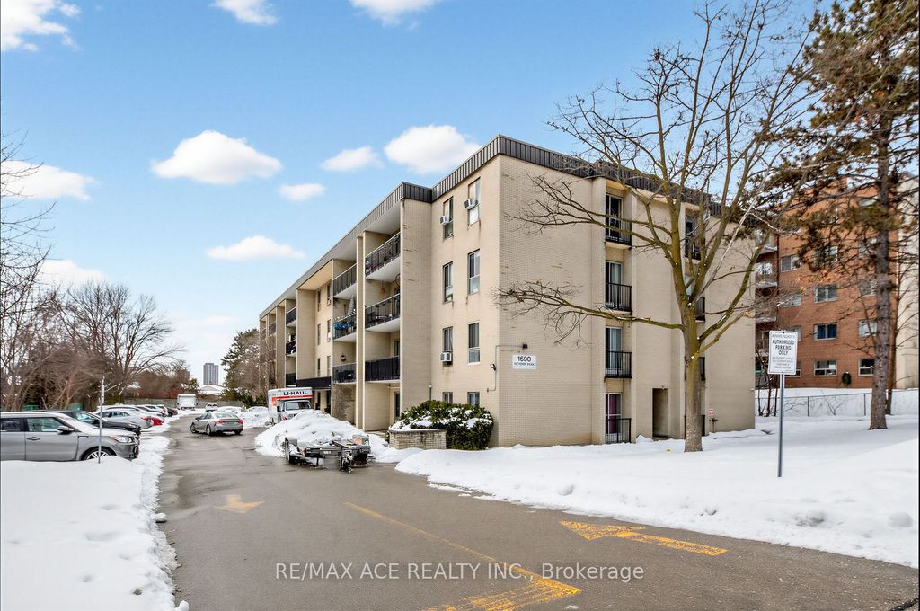 Photo of 1690 Victoria Park Avenue #204, Toronto, ON M1R 1R1 (MLS # C12824974)