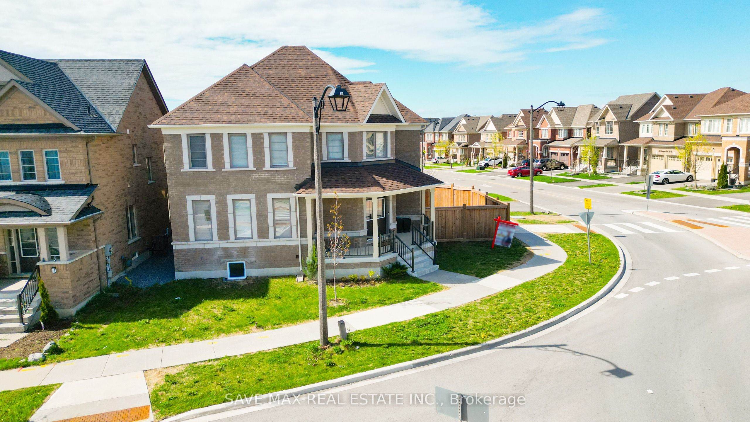 2576 Bandsman Crescent