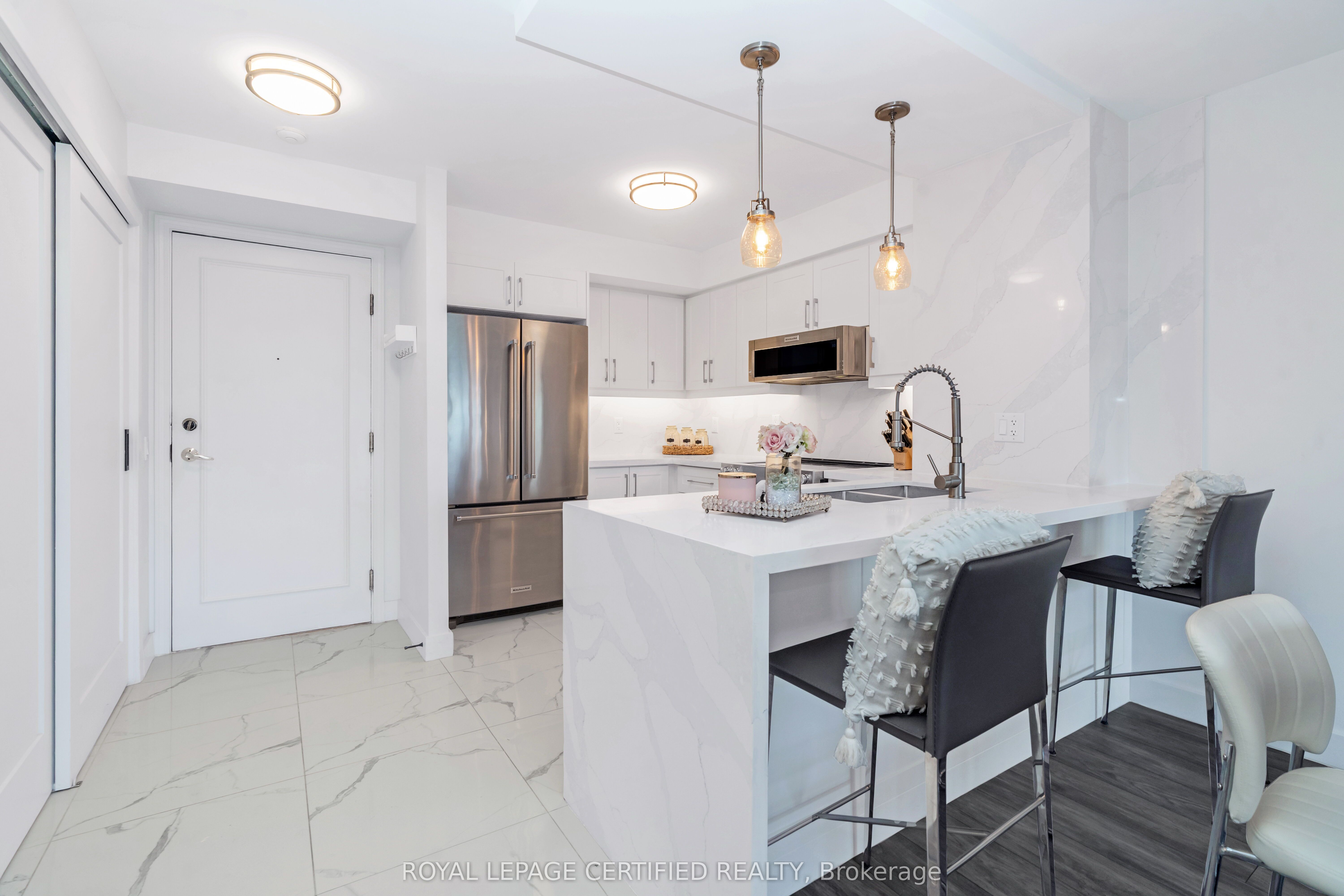 25 Kingsbridge Garden Circle 1527