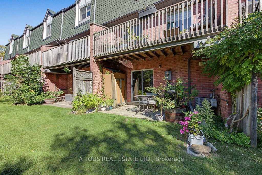 2945 Thomas Street 77