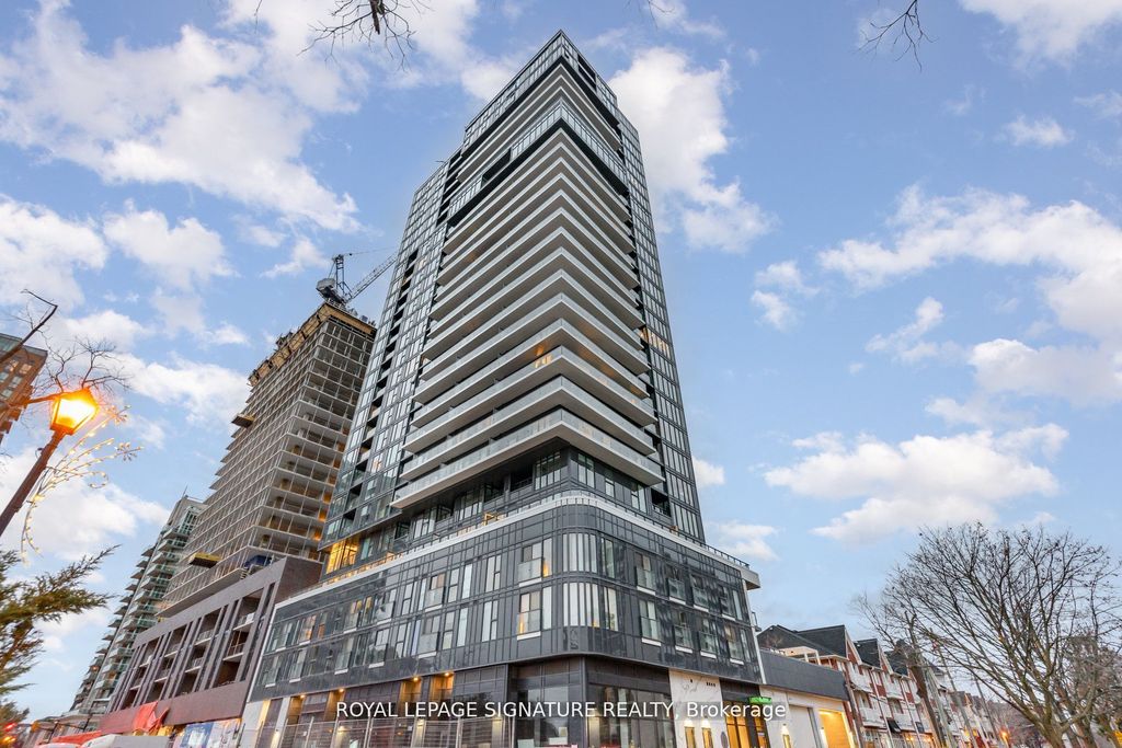 Photo of 370 Martha Street #304, Burlington, ON L7R 0G9 (MLS # W13065956)